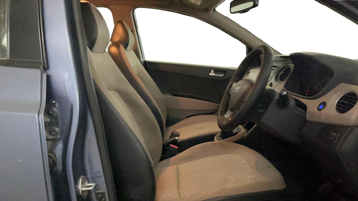 2015 Hyundai Xcent SX 1.2 (O), Petrol, Manual, 54,808 km, Right Side Front Door Cabin