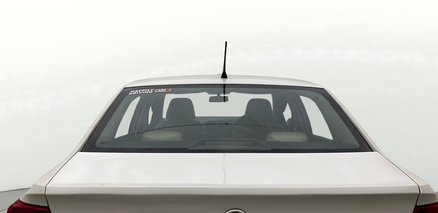 2017 Volkswagen Ameo TRENDLINE 1.5L, Diesel, Manual, 1,30,843 km, Rear Windshield