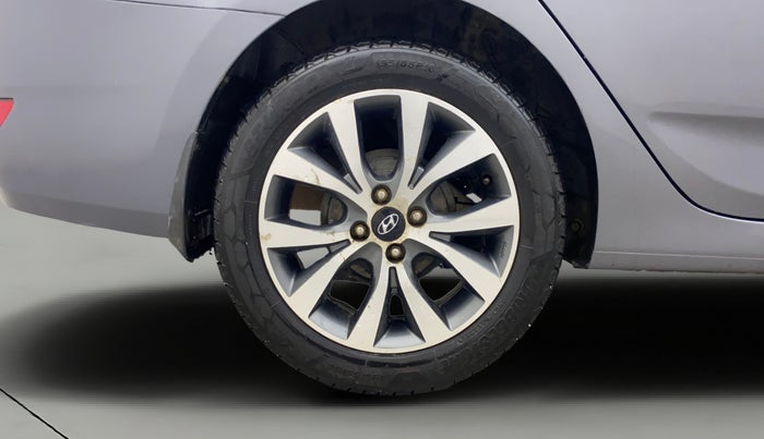 2015 Hyundai Verna FLUIDIC 4S 1.6 VTVT S(O), Petrol, Manual, 1,42,985 km, Right Rear Wheel