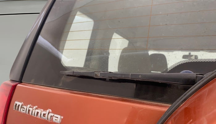 2016 Mahindra TUV300 T8, Diesel, Manual, 76,095 km, Rear Wiper