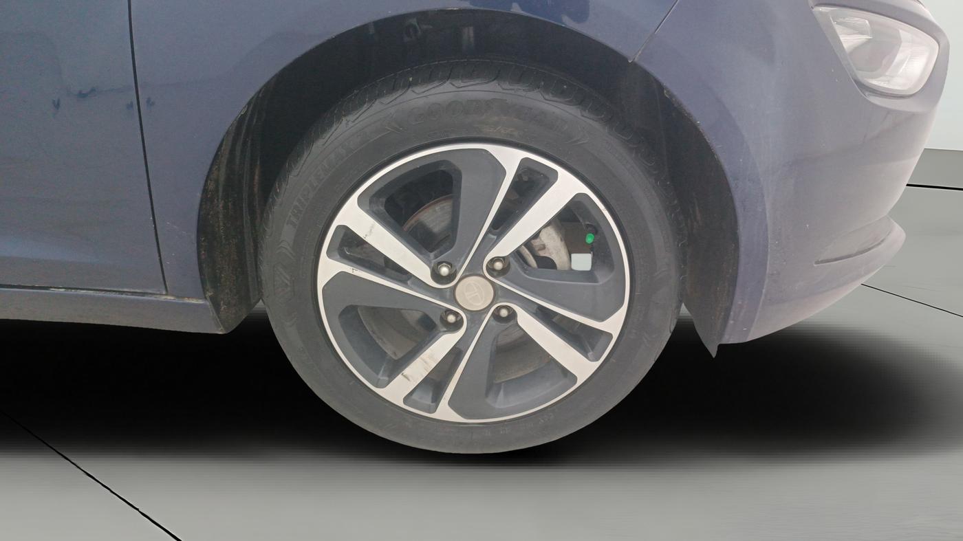 2023 Tata ALTROZ XZ PLUS O SUNROOF CNG, CNG, Manual, 17,767 km, Right Front Wheel