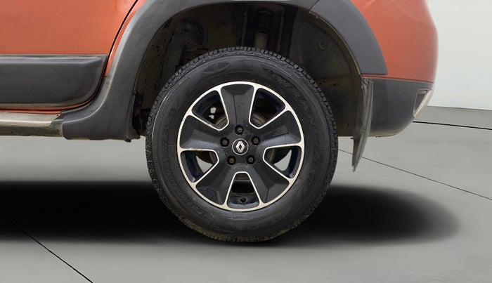 2017 Renault Duster 110 PS RXZ 4X2 AMT DIESEL, Diesel, Automatic, 1,08,965 km, Left Rear Wheel