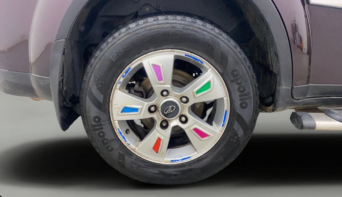 2015 Mahindra XUV500 W8, Diesel, Manual, 1,16,382 km, Right Rear Wheel