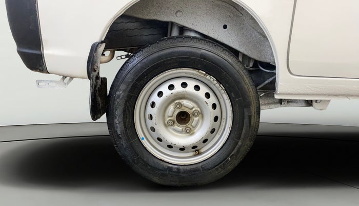 2023 Maruti Eeco 5 STR AC CNG, CNG, Manual, 70,729 km, Right Rear Wheel