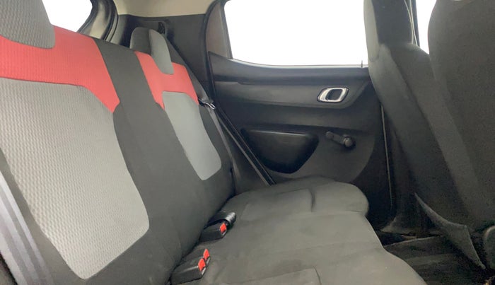 2018 Renault Kwid RXT 1.0 AMT, Petrol, Automatic, 22,451 km, Right Side Rear Door Cabin