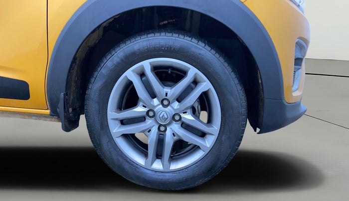 2023 Renault TRIBER RXZ AMT, Petrol, Automatic, 7,663 km, Right Front Wheel