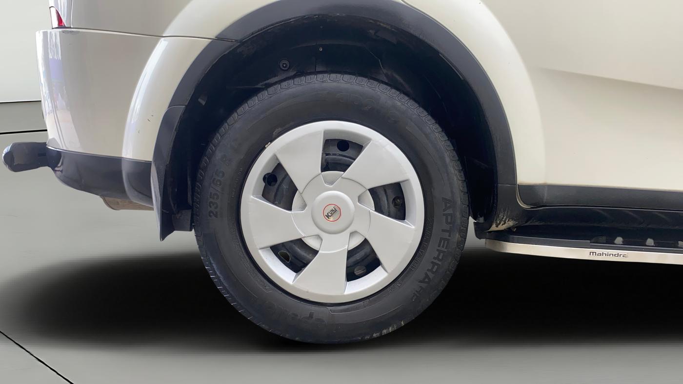 2020 Mahindra XUV500 W7, Diesel, Manual, 79,758 km, Right Rear Wheel