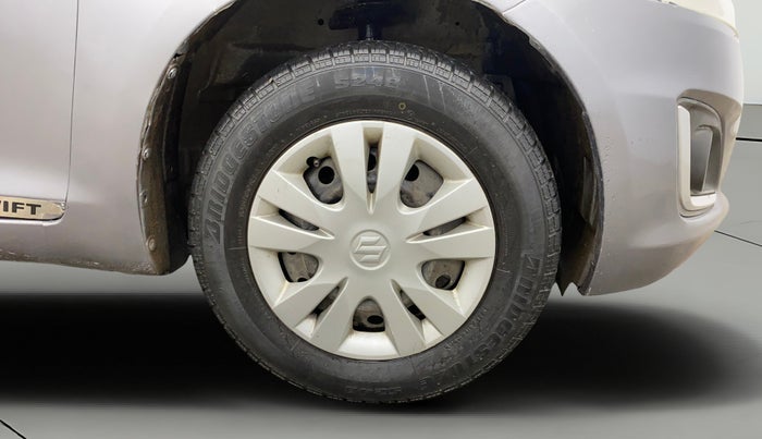 2015 Maruti Swift VXI, Petrol, Manual, 83,328 km, Right Front Wheel