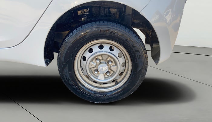 2017 Hyundai Eon ERA +, CNG, Manual, 1,10,540 km, Left Rear Wheel