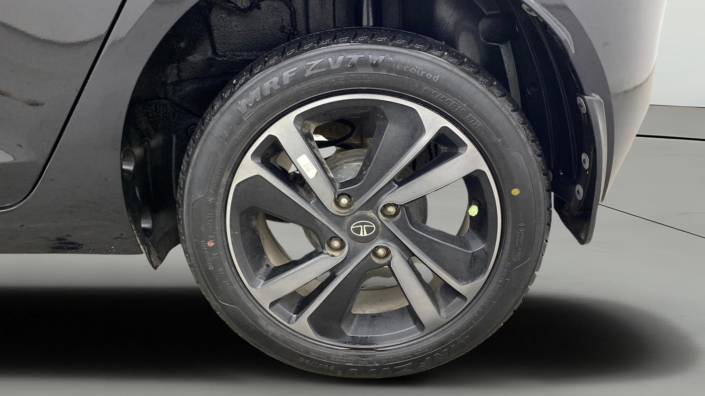 2021 Tata ALTROZ XZ PLUS PETROL DARK EDITION, Petrol, Manual, 26,075 km, Left Rear Wheel