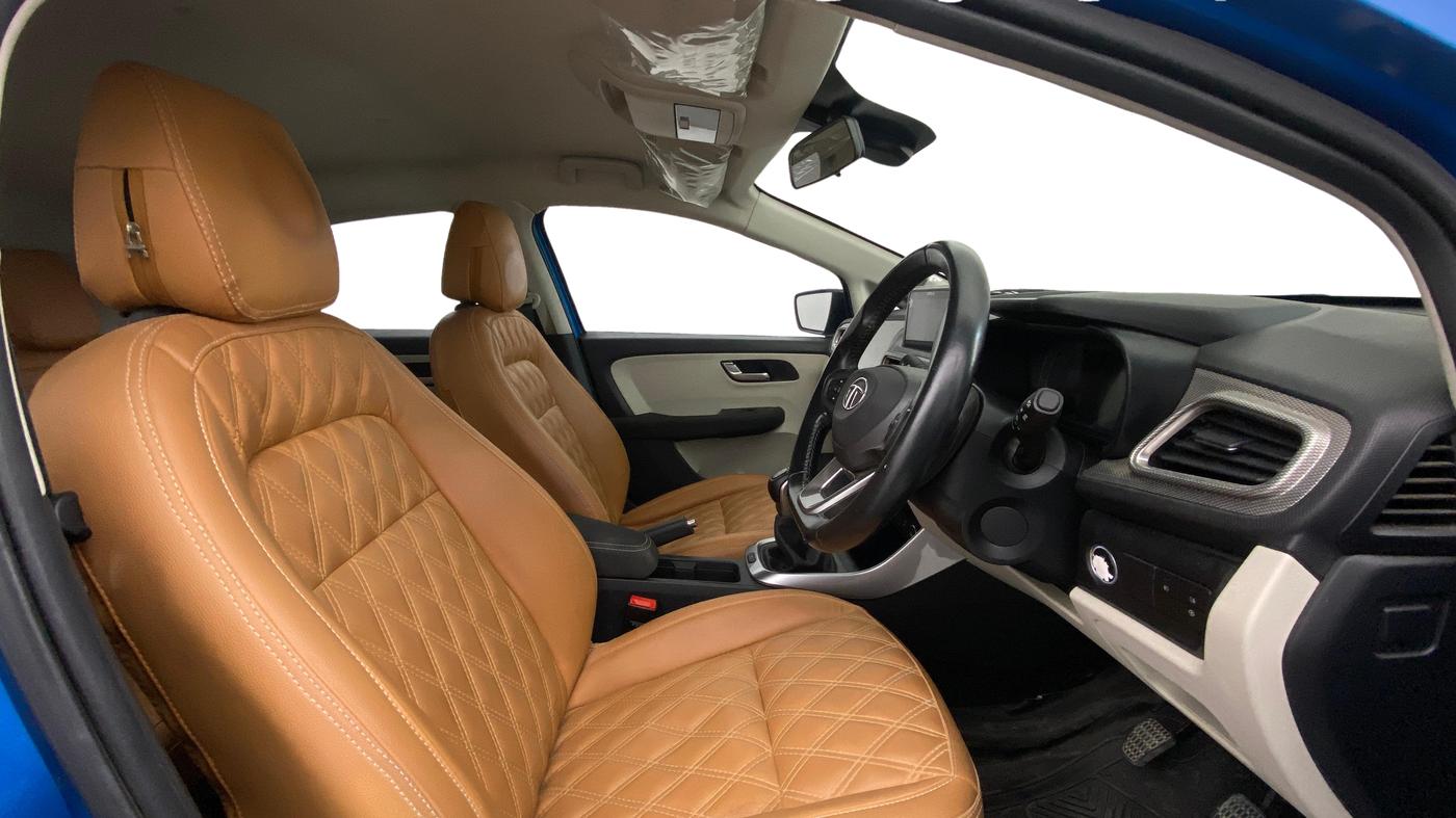 2021 Tata ALTROZ XZ PETROL, Petrol, Manual, 26,606 km, Right Side Front Door Cabin