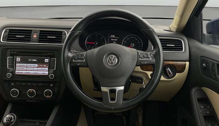 2014 Volkswagen Jetta HIGHLINE TDI, Diesel, Manual, 70,639 km, Steering Wheel Close Up