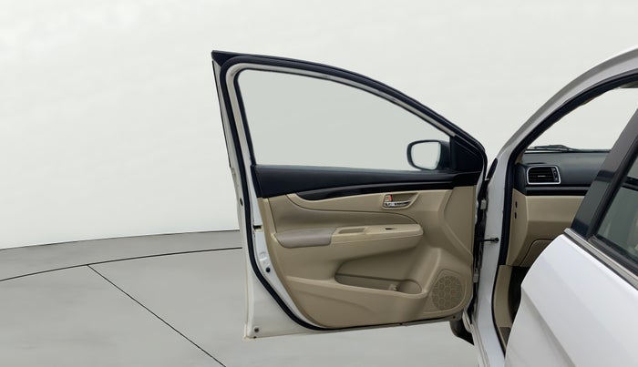 2016 Maruti Ciaz ZDI SHVS, Diesel, Manual, 59,283 km, LHS Front Door