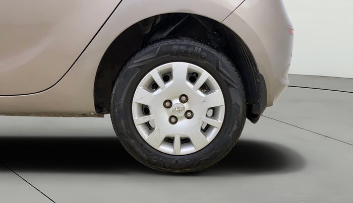 2013 Hyundai i20 MAGNA (O) 1.2, Petrol, Manual, 1,24,943 km, Left Rear Wheel