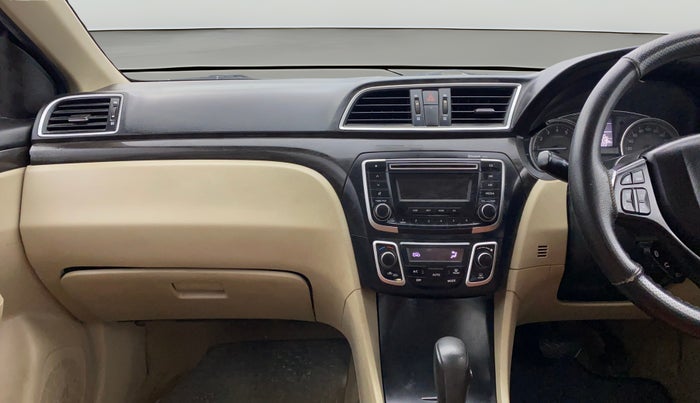 2017 Maruti Ciaz DELTA 1.4 AT PETROL, Petrol, Automatic, 1,21,537 km, Air Conditioner