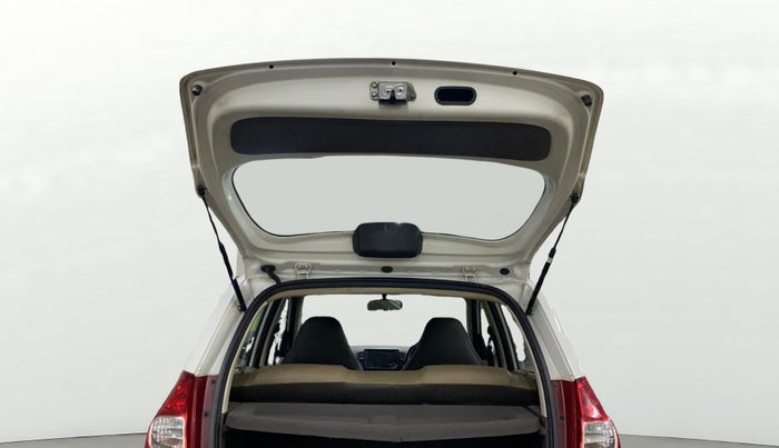 2016 Hyundai i10 SPORTZ 1.1, Petrol, Manual, 63,077 km, Boot Door Open