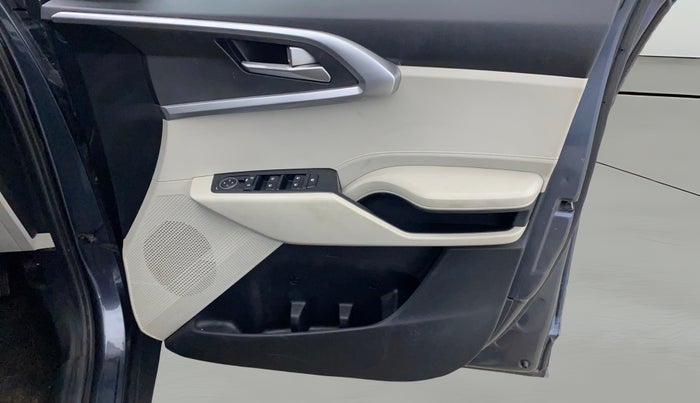 2022 KIA CARENS PRESTIGE 1.5 PETROL 7 STR, Petrol, Manual, 31,276 km, Driver Side Door Panels Control