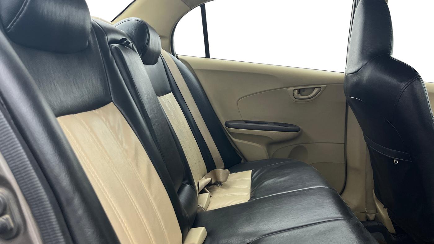 2013 Honda Amaze 1.2L I-VTEC S, Petrol, Manual, 1,00,826 km, Right Side Rear Door Cabin