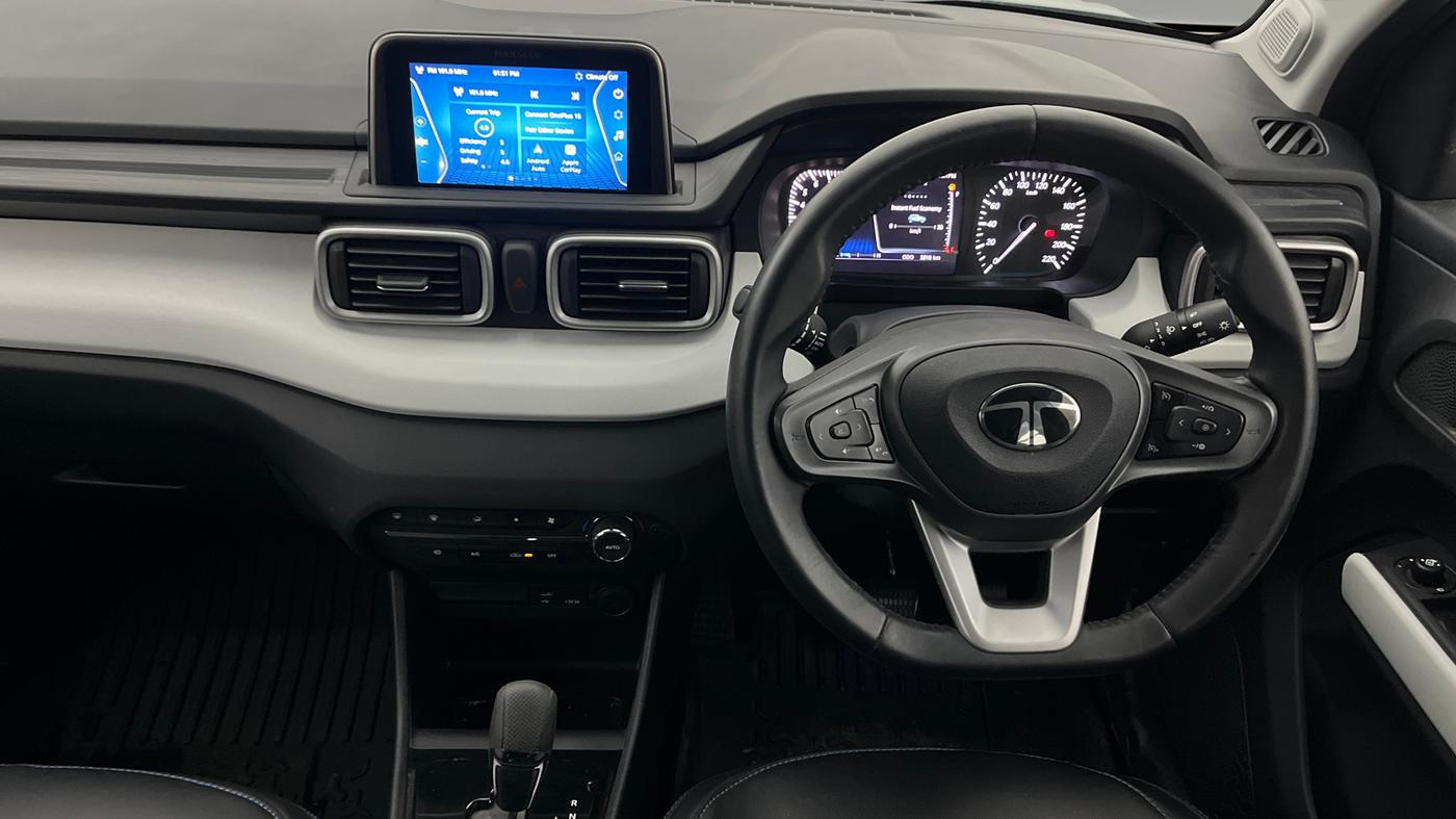 2024 Tata PUNCH CREATIVE AMT 1.2 RTN DUAL TONE, Petrol, Automatic, 3,786 km, Steering Wheel Close Up