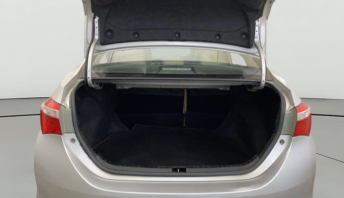 2016 Toyota Corolla Altis GL PETROL, Petrol, Manual, 54,685 km, Boot Open Zoomed View