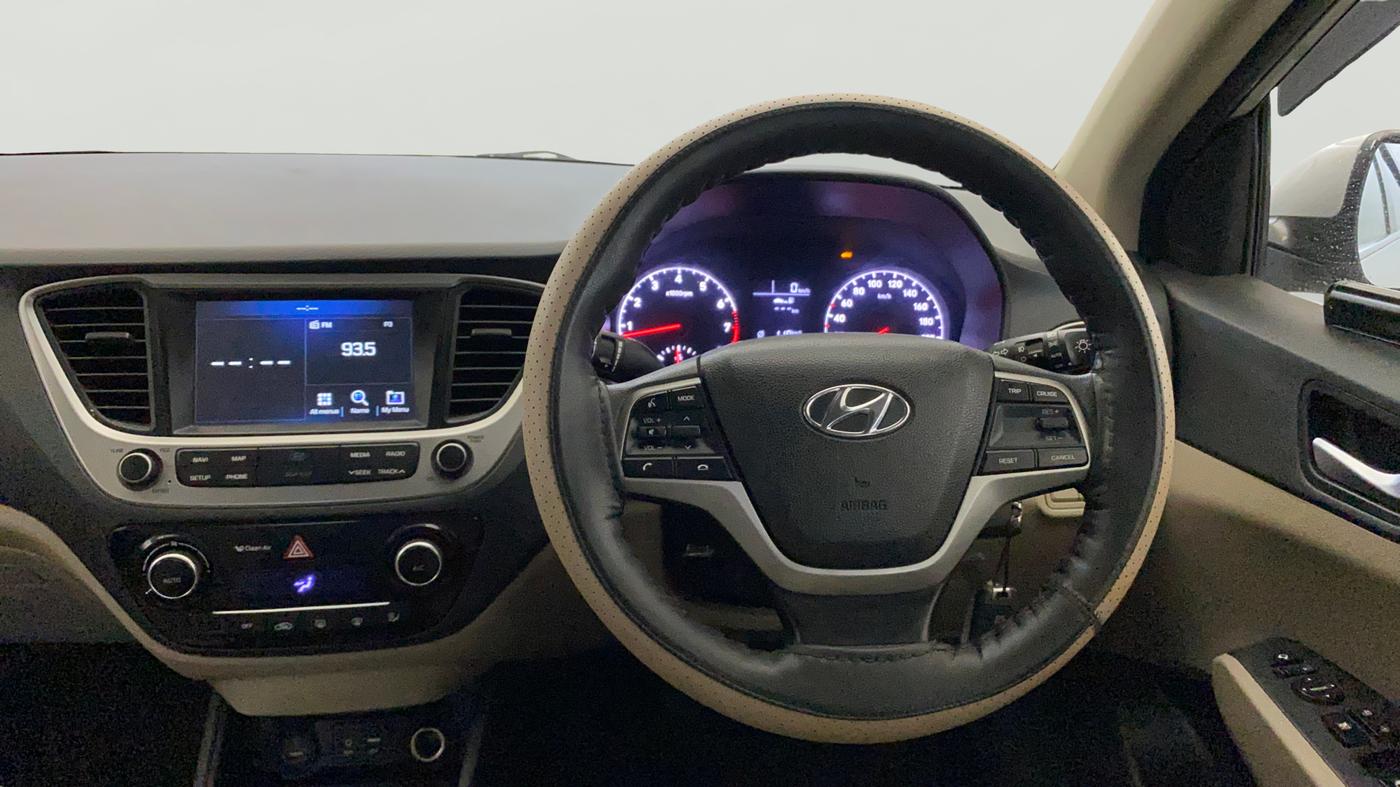2017 Hyundai Verna 1.6 VTVT SX, Petrol, Manual, 51,750 km, Steering Wheel Close Up