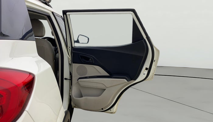 2020 Mahindra XUV300 W6 1.2 PETROL, Petrol, Manual, 99,728 km, RHS Rear Door