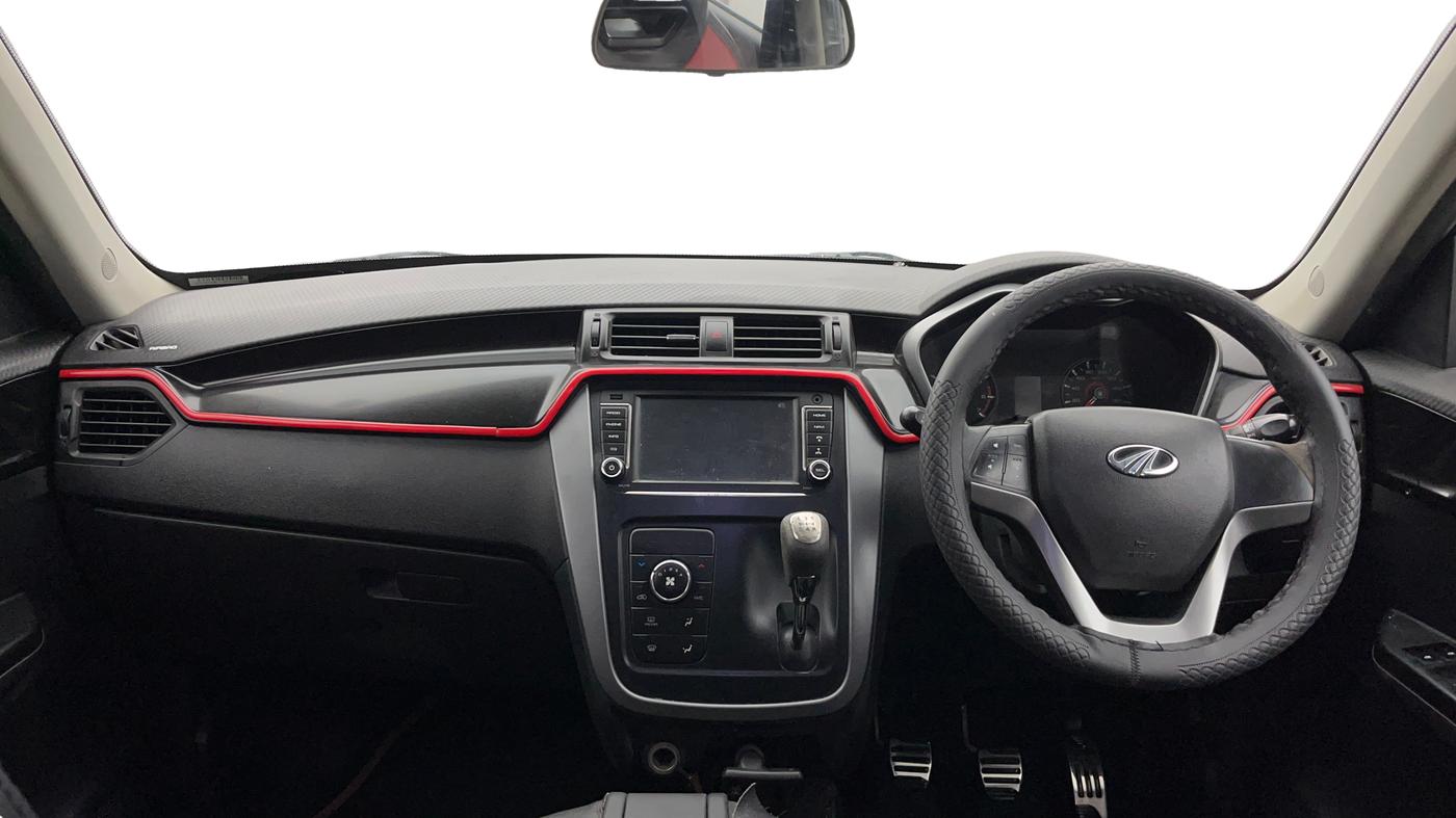 2017 Mahindra KUV 100 NXT K8 P 6 STR, Petrol, Manual, 54,683 km, Dashboard