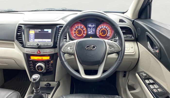 2020 Mahindra XUV300 W8 (O) 1.2 PETROL, Petrol, Manual, 26,537 km, Steering Wheel Close Up