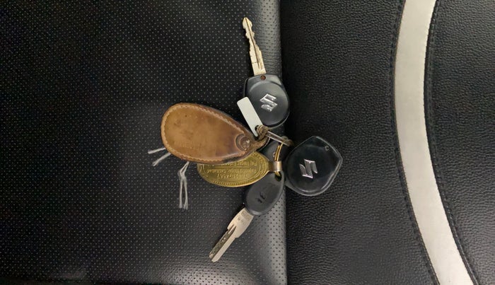 2016 Maruti Swift LXI (O), Petrol, Manual, 54,201 km, Key Close Up