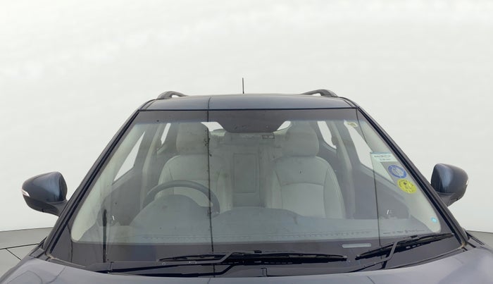 2023 Mahindra XUV300 W8 (O) 1.5 DIESEL, Diesel, Manual, 68,434 km, Front Windshield