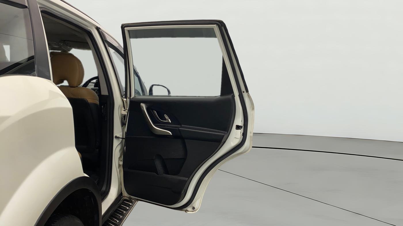 2020 Mahindra XUV500 W9, Diesel, Manual, 40,716 km, RHS Rear Door