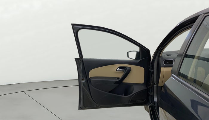 2017 Volkswagen Ameo HIGHLINE1.2L, Petrol, Manual, 1,30,371 km, LHS Front Door