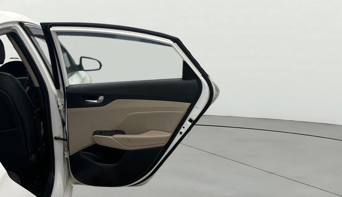 2022 Hyundai Verna SX (O) 1.5 VTVT IVT, Petrol, Automatic, 42,753 km, RHS Rear Door