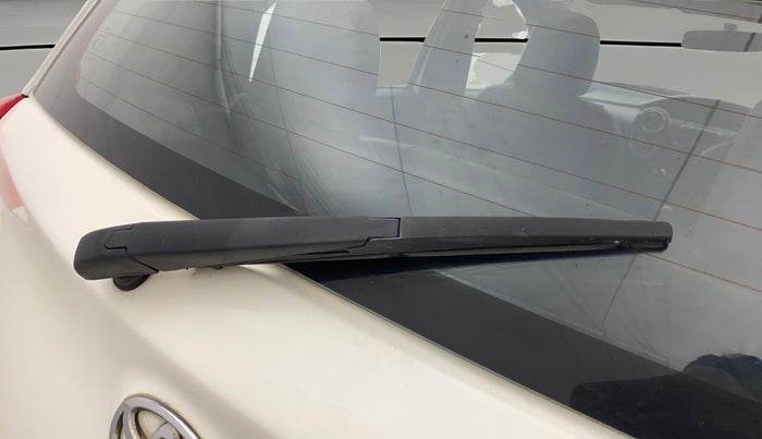 2014 Toyota Etios CROSS 1.4 VD, Diesel, Manual, 1,27,222 km, Rear Wiper