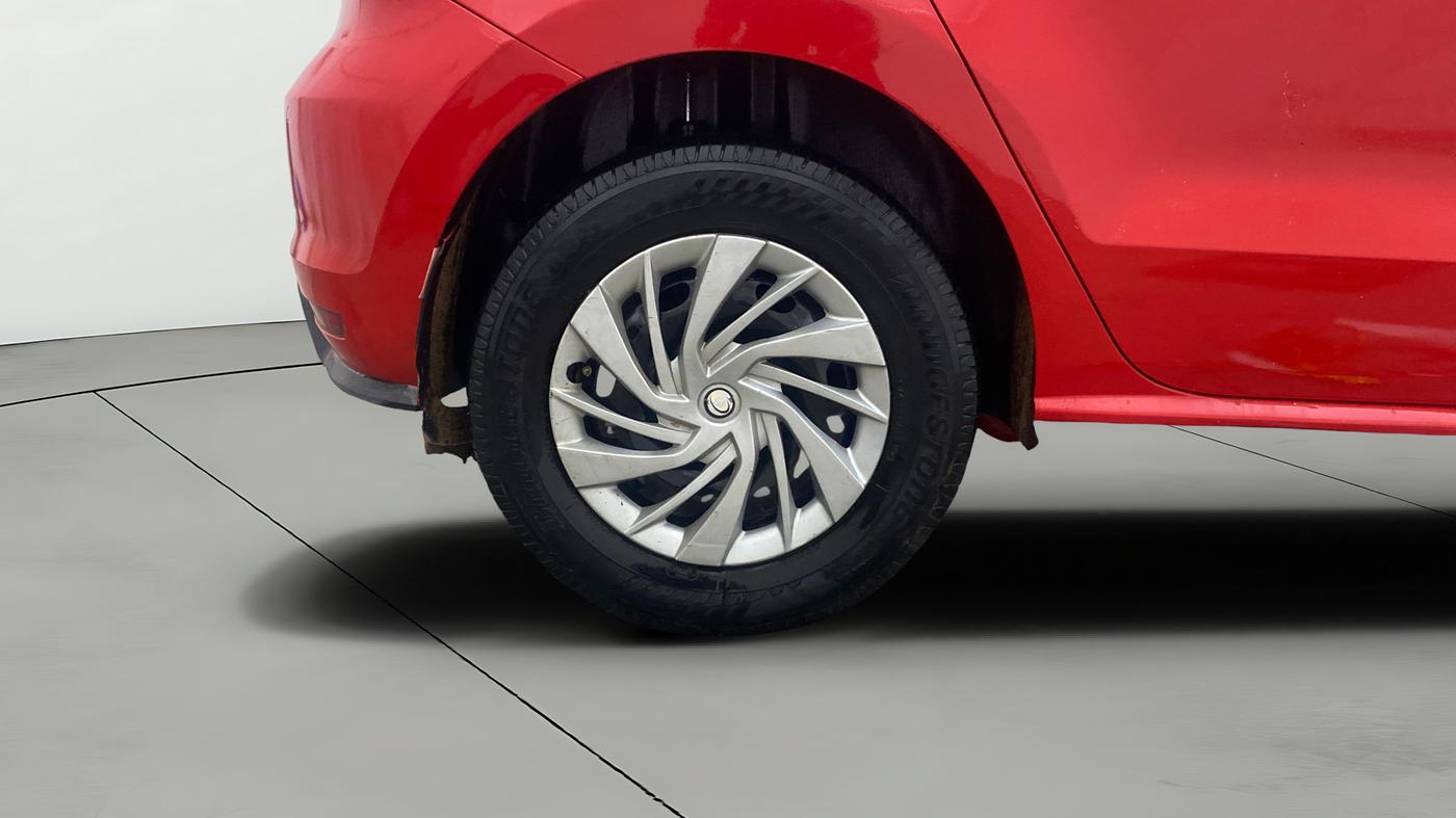 2021 Volkswagen Polo TRENDLINE 1.0L, Petrol, Manual, 1,44,796 km, Right Rear Wheel