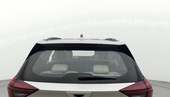 2022 Mahindra XUV700 AX 5 D AT 7 STR, Diesel, Automatic, 65,725 km, Rear Windshield