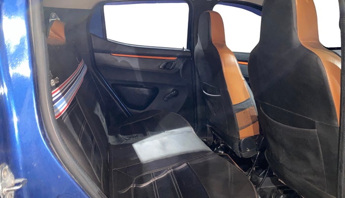 2017 Renault Kwid CLIMBER 1.0 AMT, Petrol, Automatic, 47,173 km, Right Side Rear Door Cabin