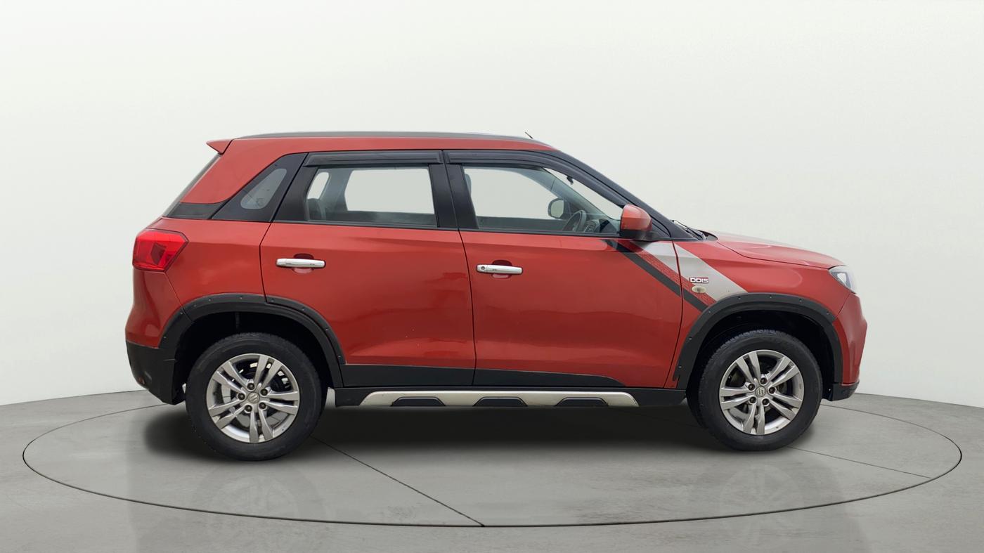 2017 Maruti Vitara Brezza ZDI, Diesel, Manual, 1,39,659 km, Right Side View