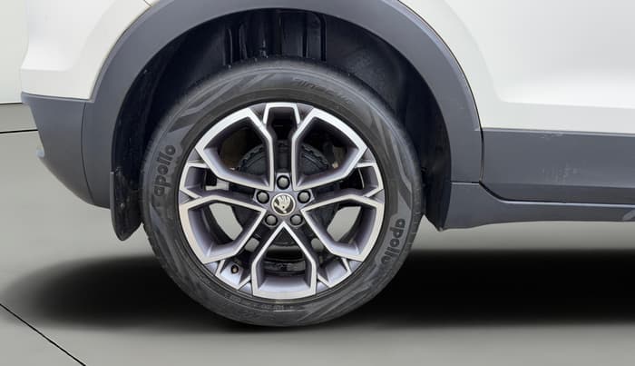 2022 Skoda KUSHAQ STYLE 1.5L TSI DSG, Petrol, Automatic, 40,532 km, Right Rear Wheel