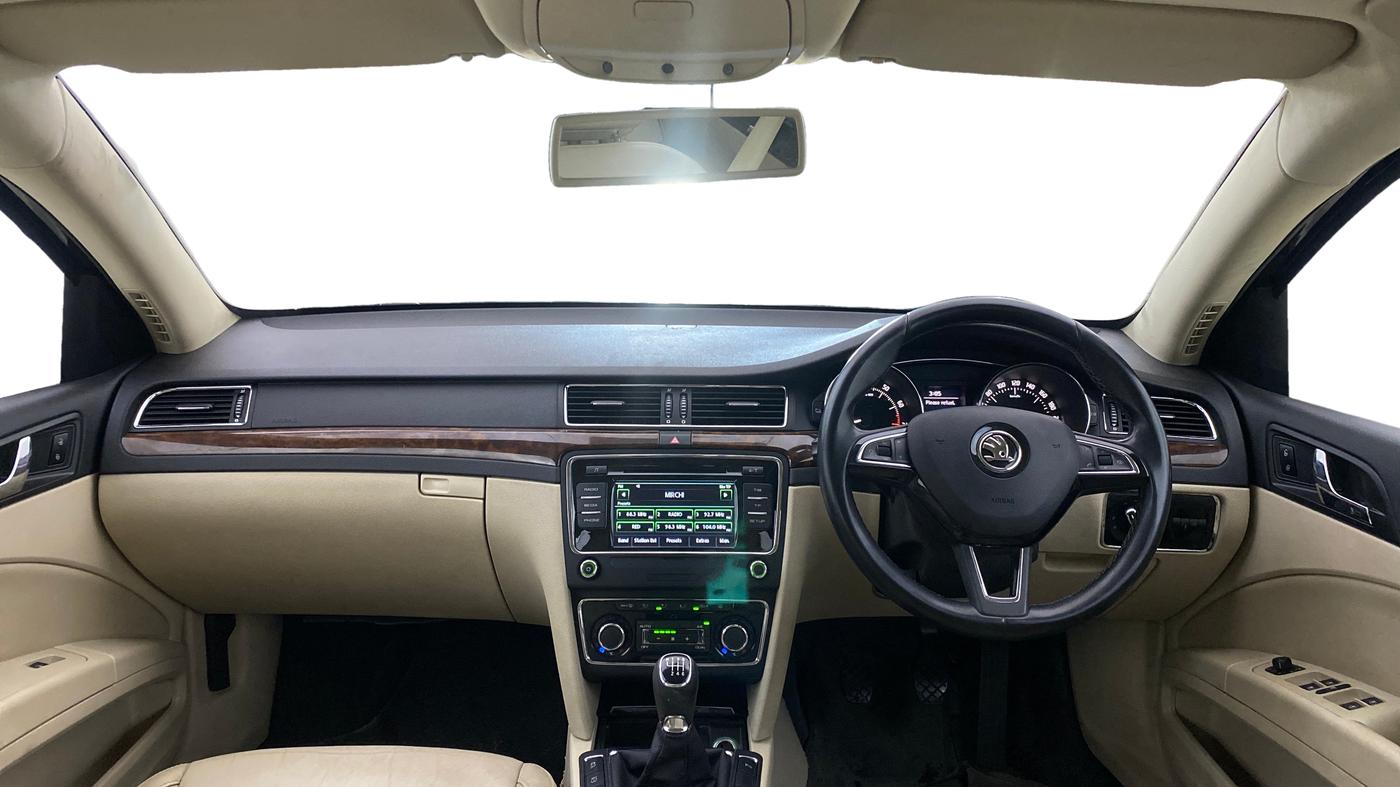 2015 Skoda Superb ELEGANCE 1.8 TSI MT, Petrol, Manual, 56,256 km, Dashboard