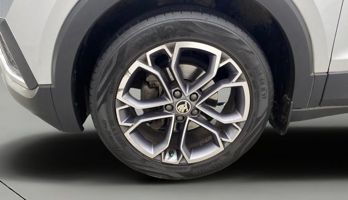 2021 Skoda KUSHAQ STYLE 1.0L TSI MT, Petrol, Manual, 39,452 km, Left Front Wheel