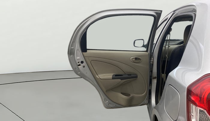 2015 Toyota Etios Liva G, Petrol, Manual, 1,14,496 km, LHS Rear Door