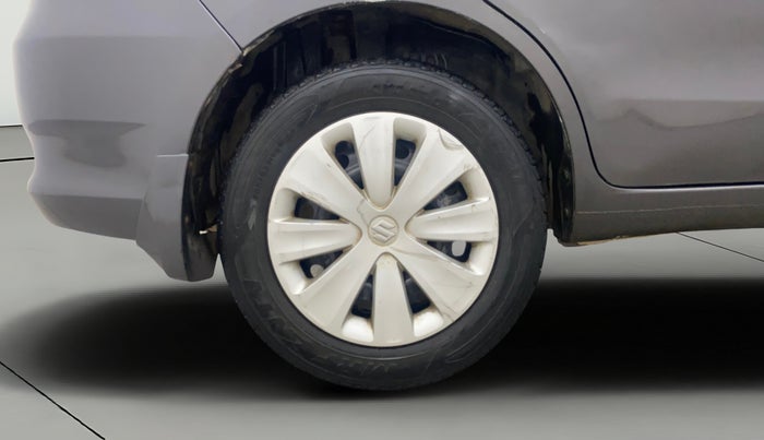 2017 Maruti Ertiga VXI, Petrol, Manual, 62,699 km, Right Rear Wheel