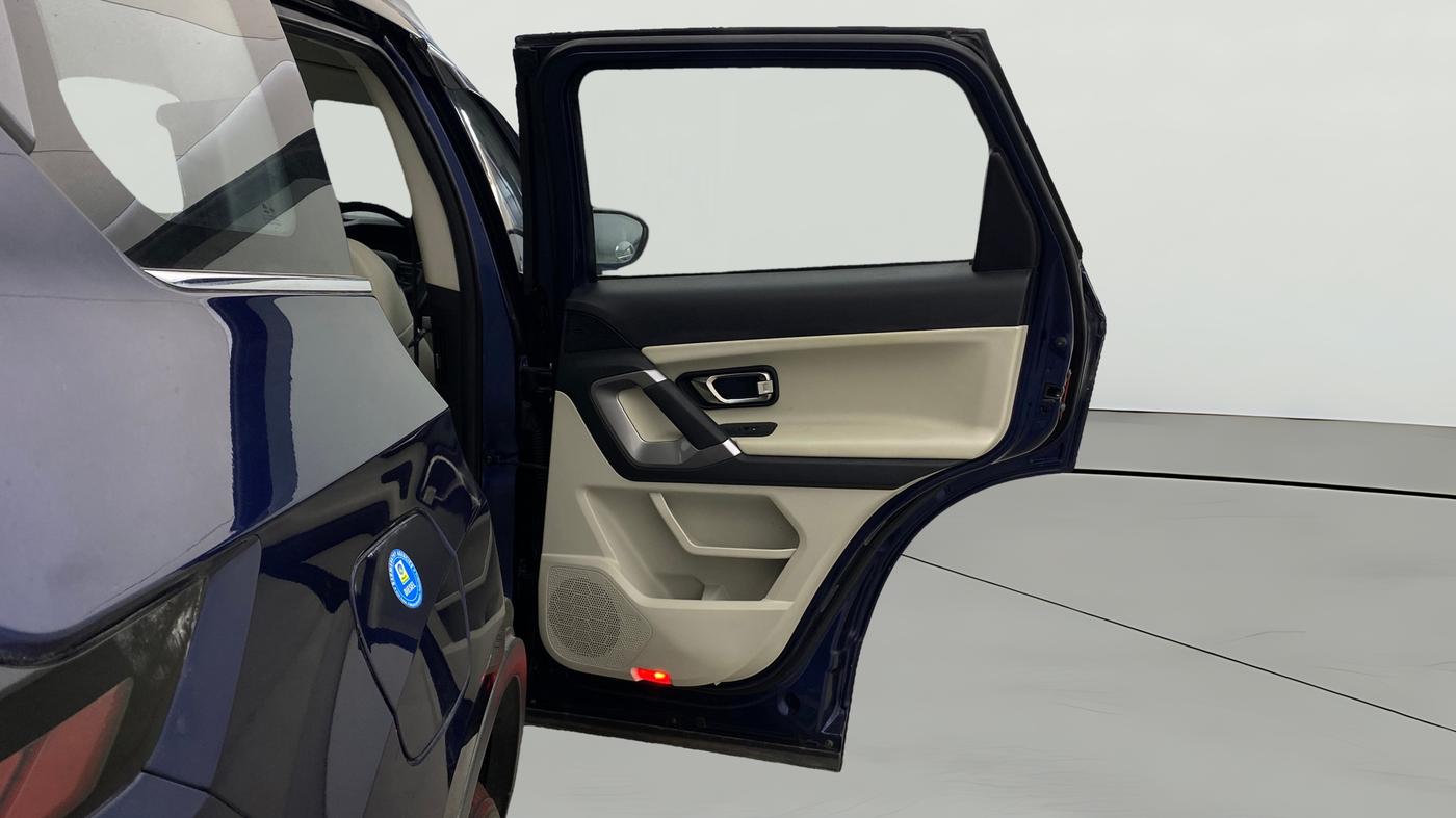 2021 Tata Safari XZA, Diesel, Automatic, 71,350 km, RHS Rear Door