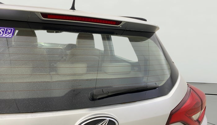 2020 Mahindra XUV300 W8 (O) 1.2 PETROL, Petrol, Manual, 1,03,497 km, Rear Wiper