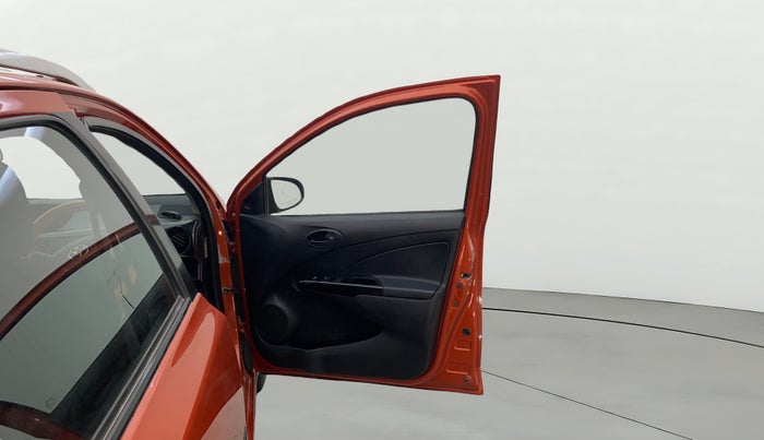 2015 Toyota Etios CROSS 1.2 G, Petrol, Manual, 44,711 km, RHS Front Door