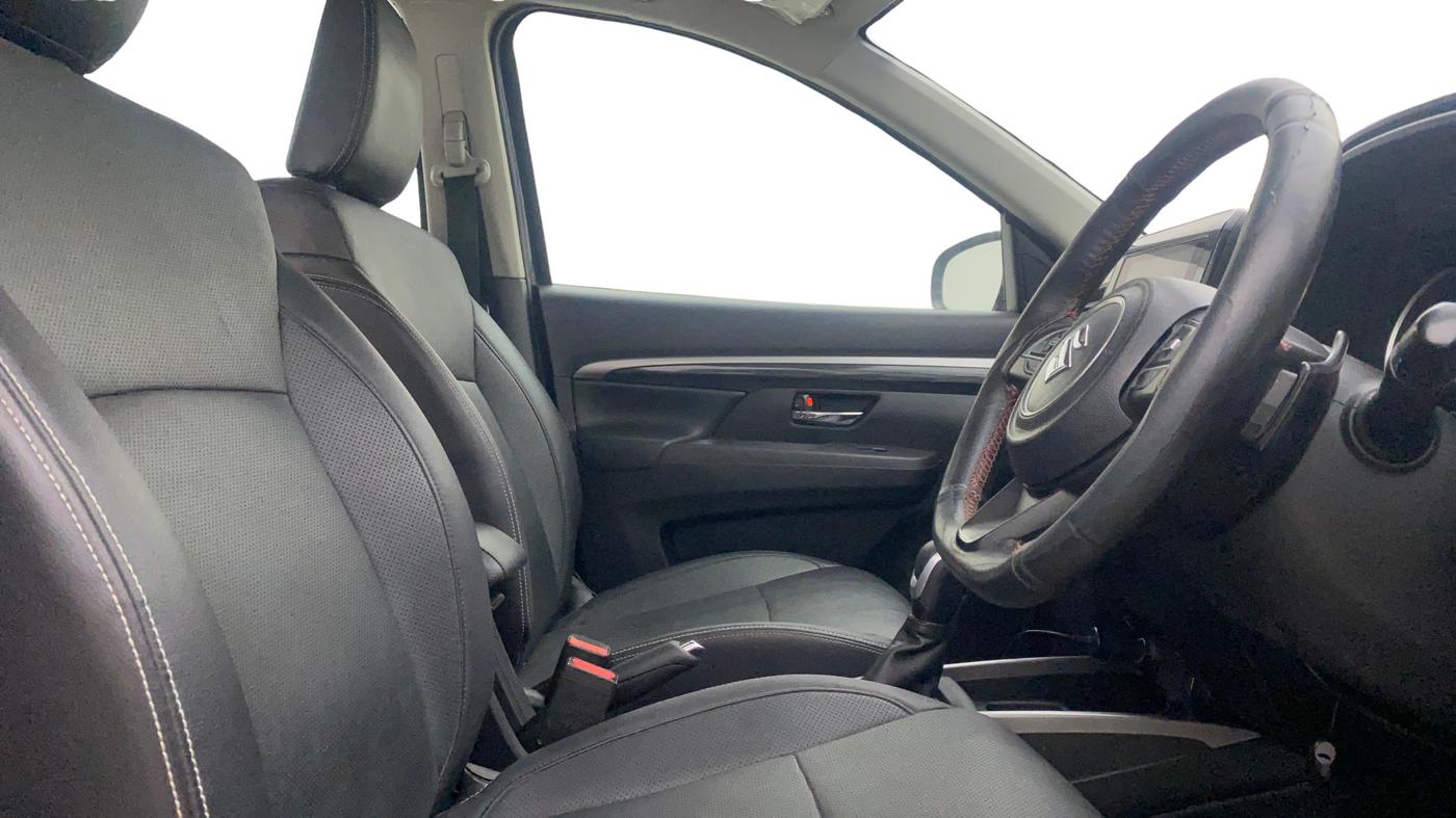 2022 Maruti XL6 ALPHA AT, Petrol, Automatic, 63,393 km, Right Side Front Door Cabin