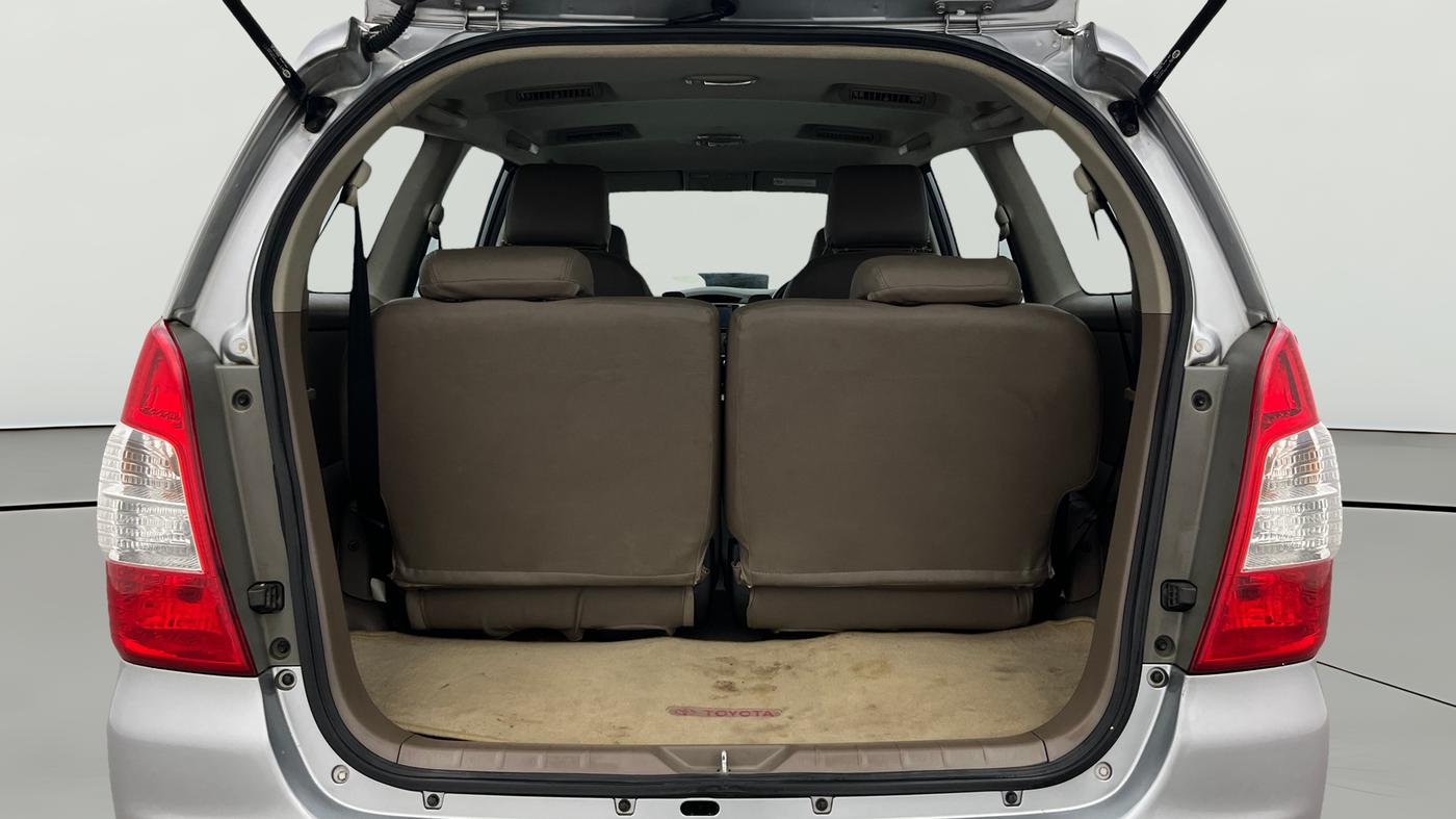 2015 Toyota Innova 2.5 GX 7 STR, Diesel, Manual, 1,10,102 km, Boot Open Zoomed View
