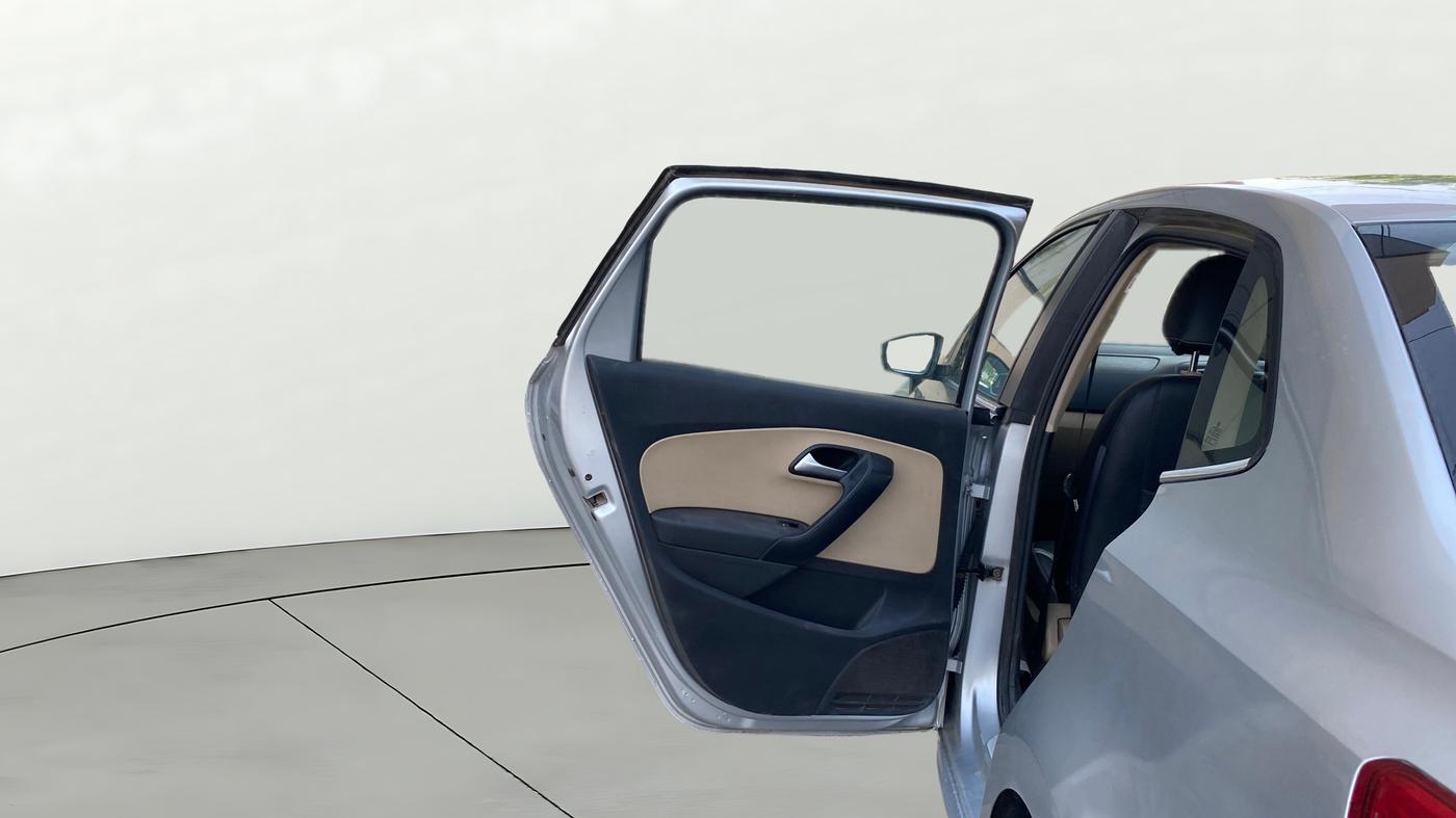 2017 Volkswagen Ameo HIGHLINE PLUS 1.5L AT 16 ALLOY, Diesel, Automatic, 1,06,109 km, LHS Rear Door
