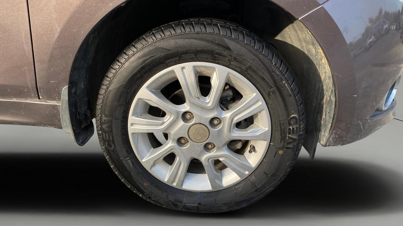 2018 Tata Tiago XZ PETROL, Petrol, Manual, 27,226 km, Right Front Wheel